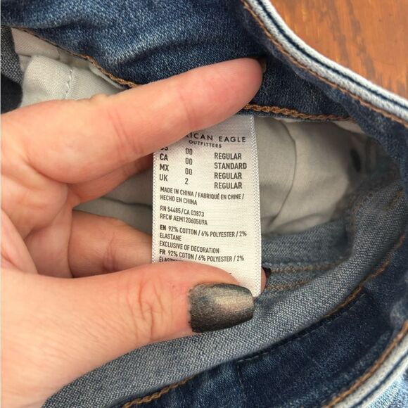 American Eagle Distressed denim hi rise mini skirt size 00 92% cotton - Picture 3 of 10